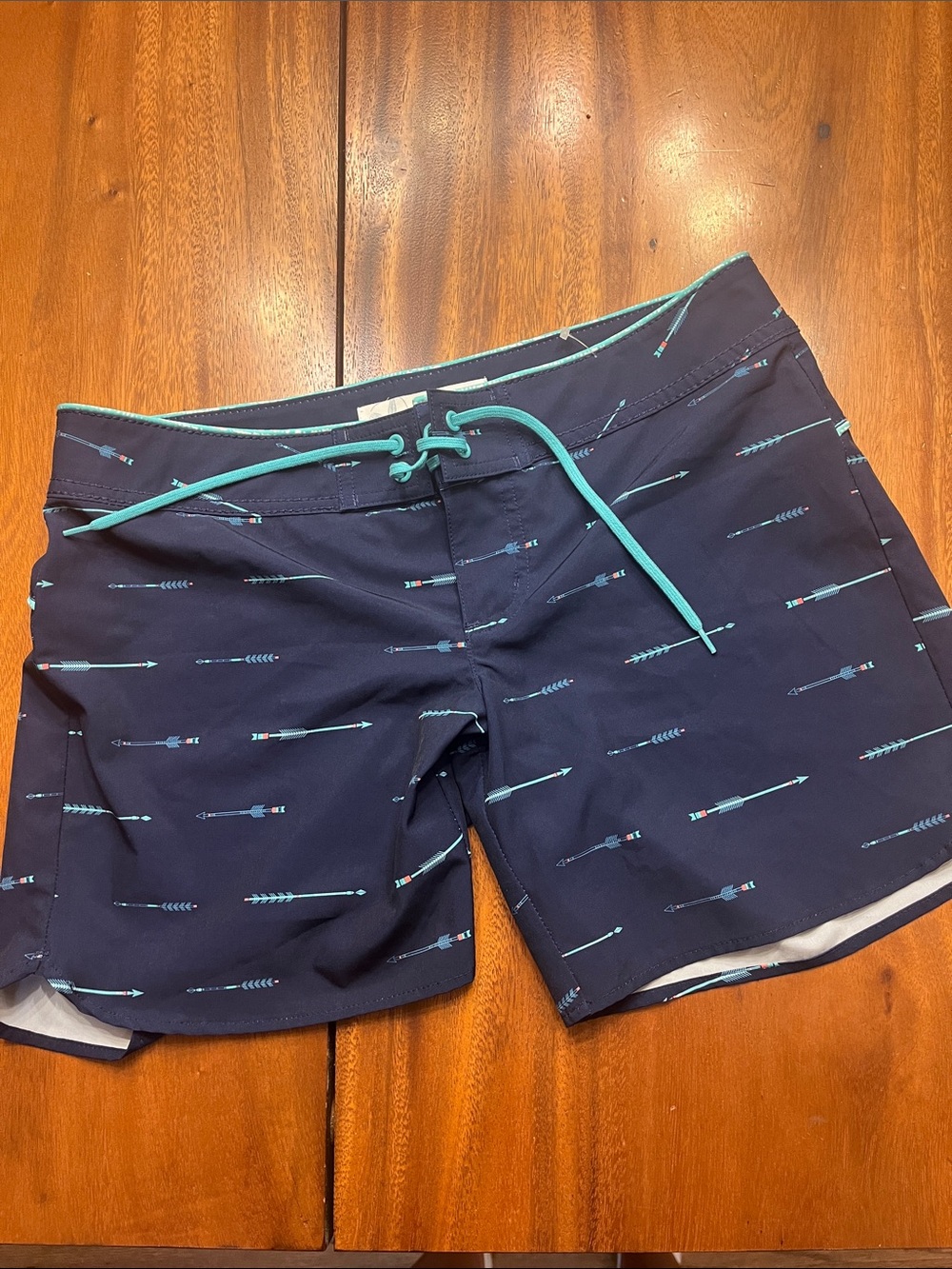Women's Carve Navy Athletic Shorts with Teal Arrow Print